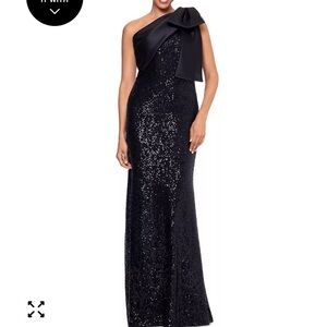 Betsy & Adam
Women's Asymmetric Sequin Bow Sleeveless Gown